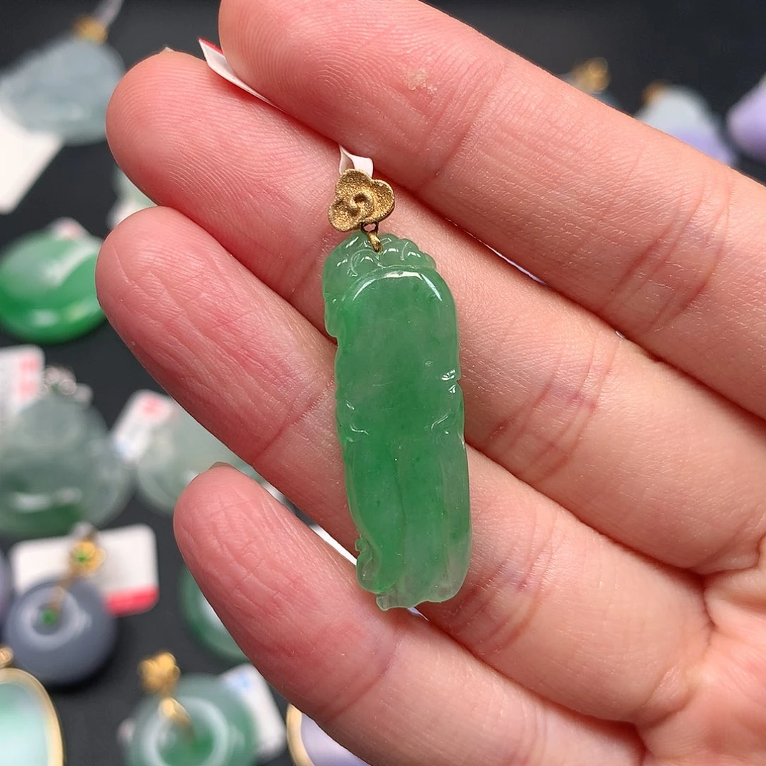 颈饰18K金镶嵌翡翠翡翠吊坠
