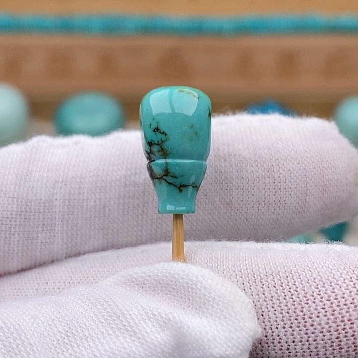 绿松石未镶嵌珠宝奇石9