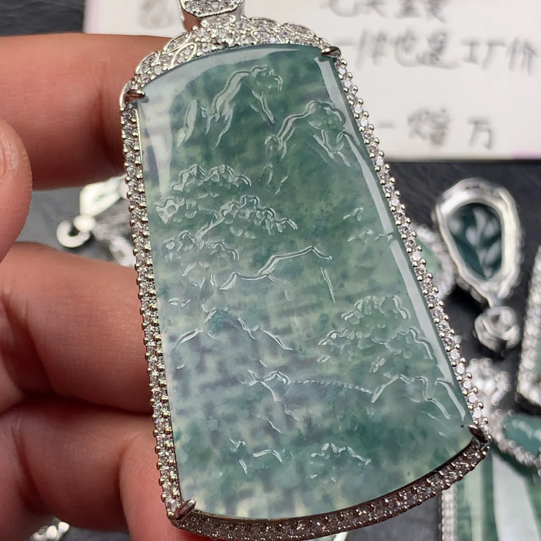 颈饰未镶嵌翡翠大山水