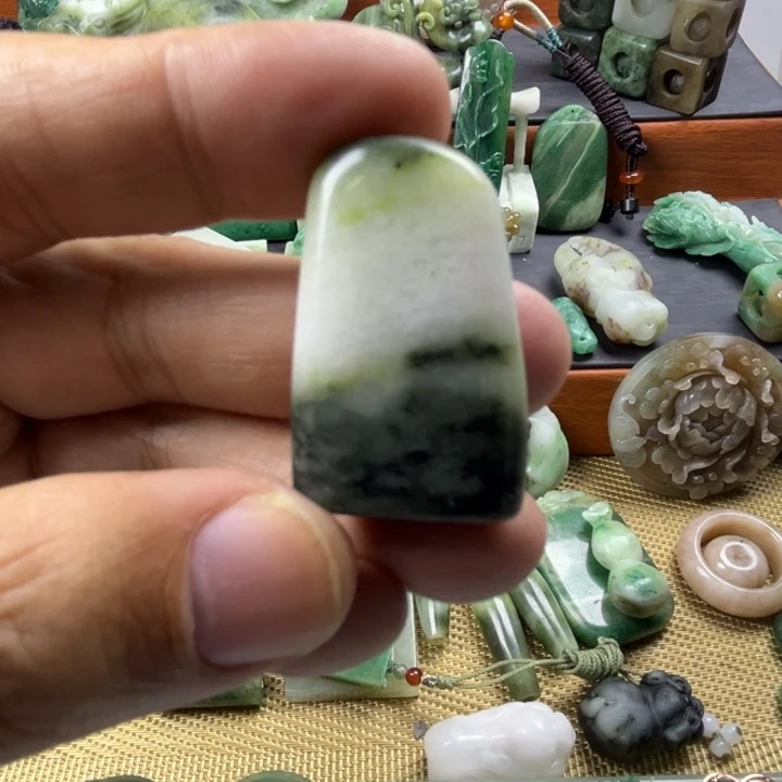 独山玉未镶嵌珠宝半成品