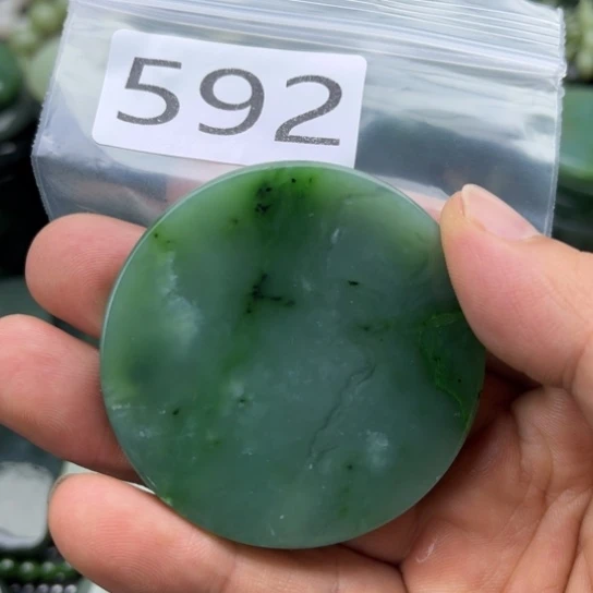 和田玉未镶嵌珠宝半成品