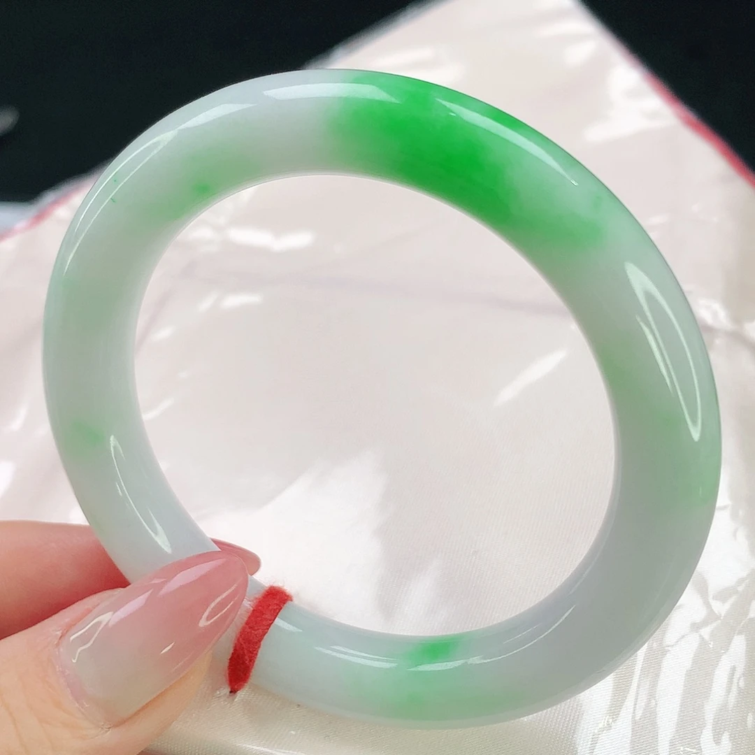未镶嵌手镯翡翠682