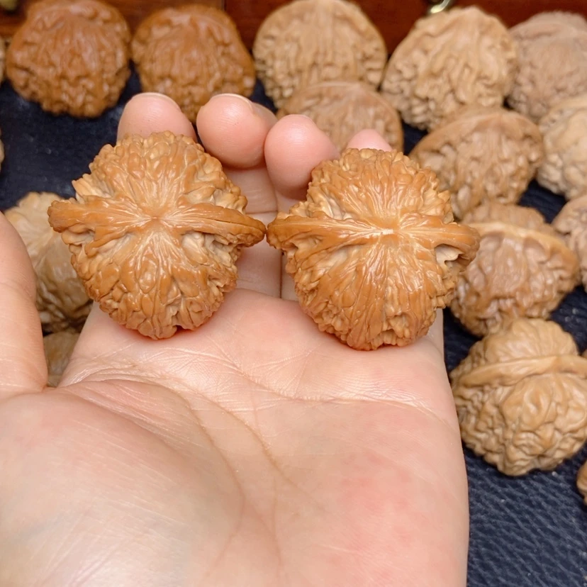 【闪购商品】文玩核桃吊坠鱼**尖磨盘41