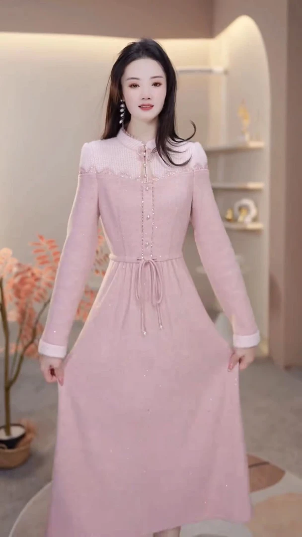 【玥欣服饰】X677 #  新款  2025 显瘦 秋冬 减龄   优雅 连衣裙