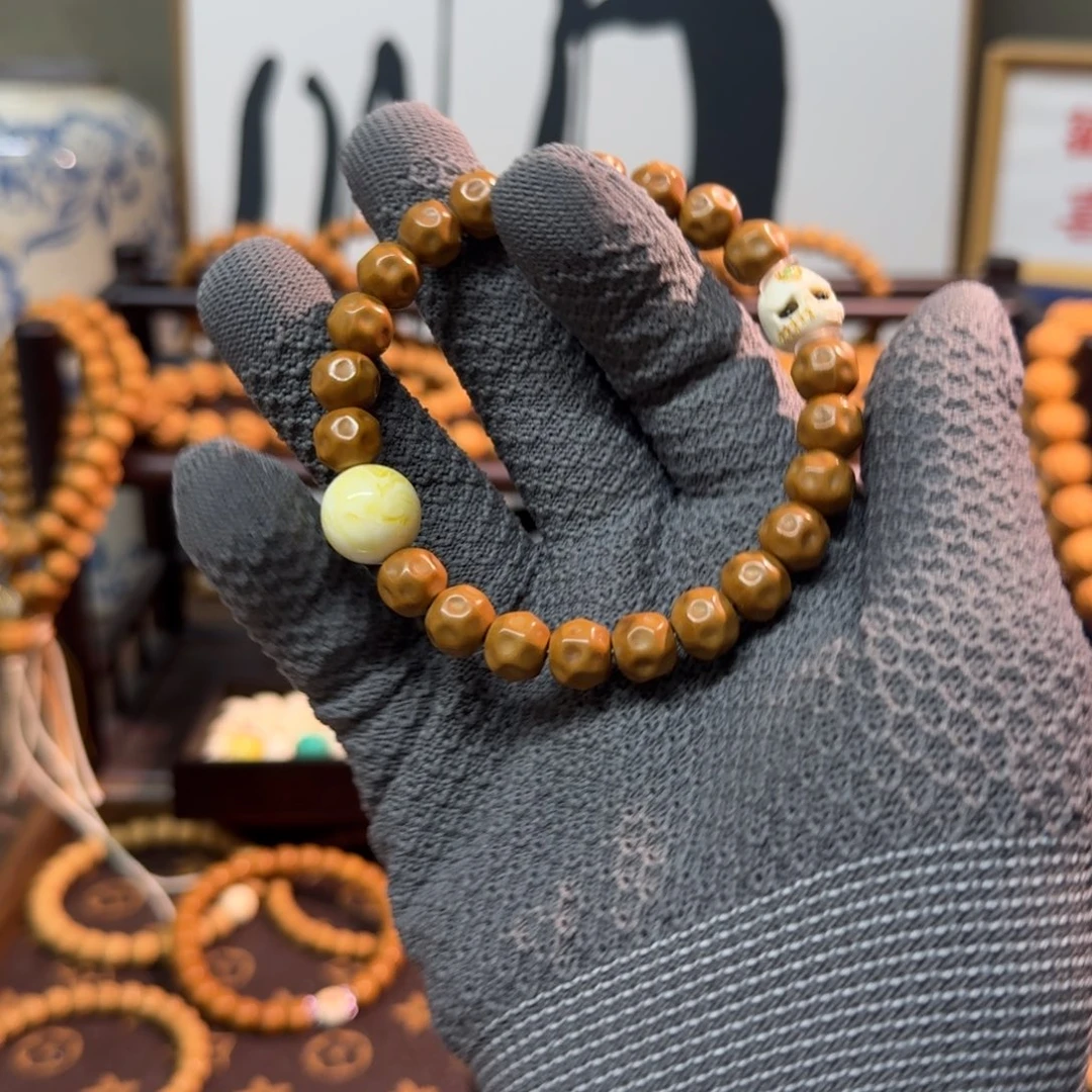 刘****猴头核桃吊坠奶酪