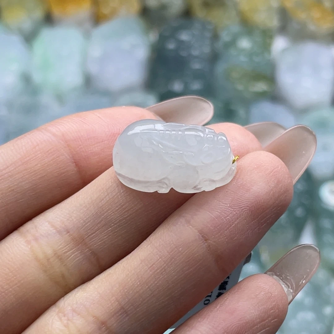 1***多翡翠未镶嵌颈饰貔貅