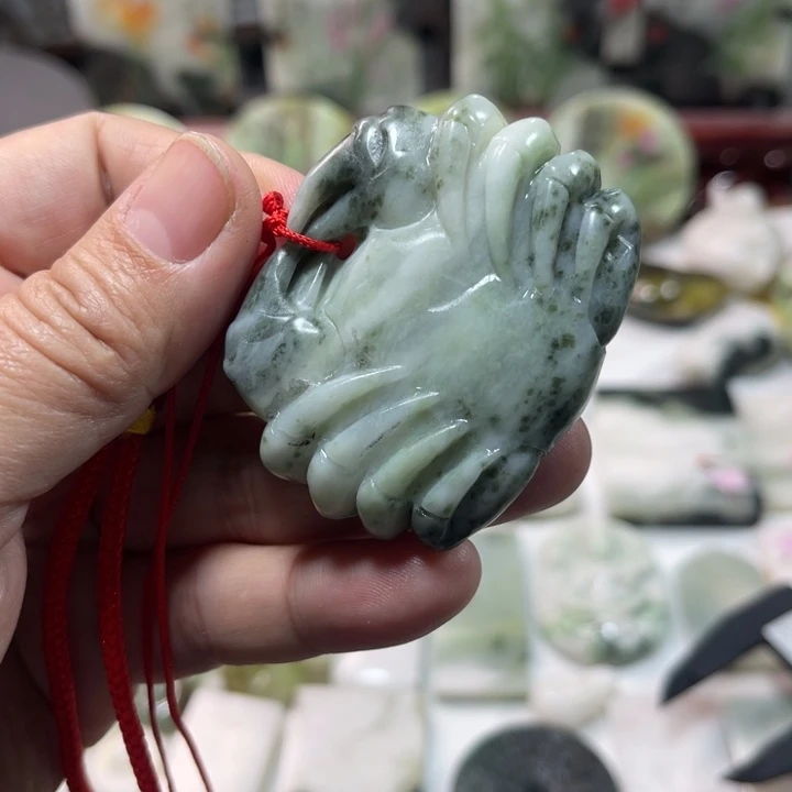 独山玉未镶嵌颈饰