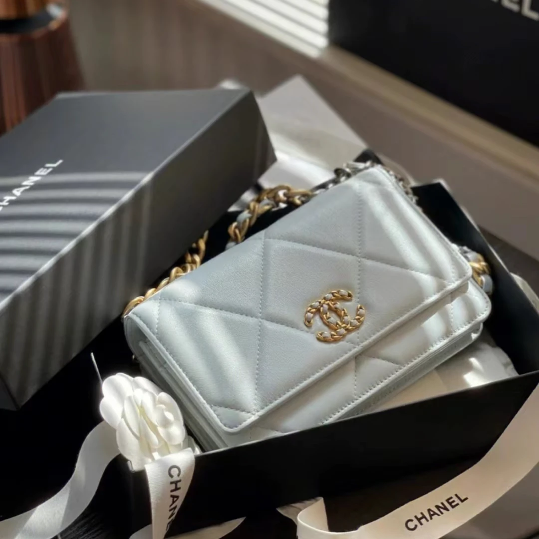99新 Chanel/香奈儿 19woc浅蓝色羊皮单肩包 芯片款金扣19931