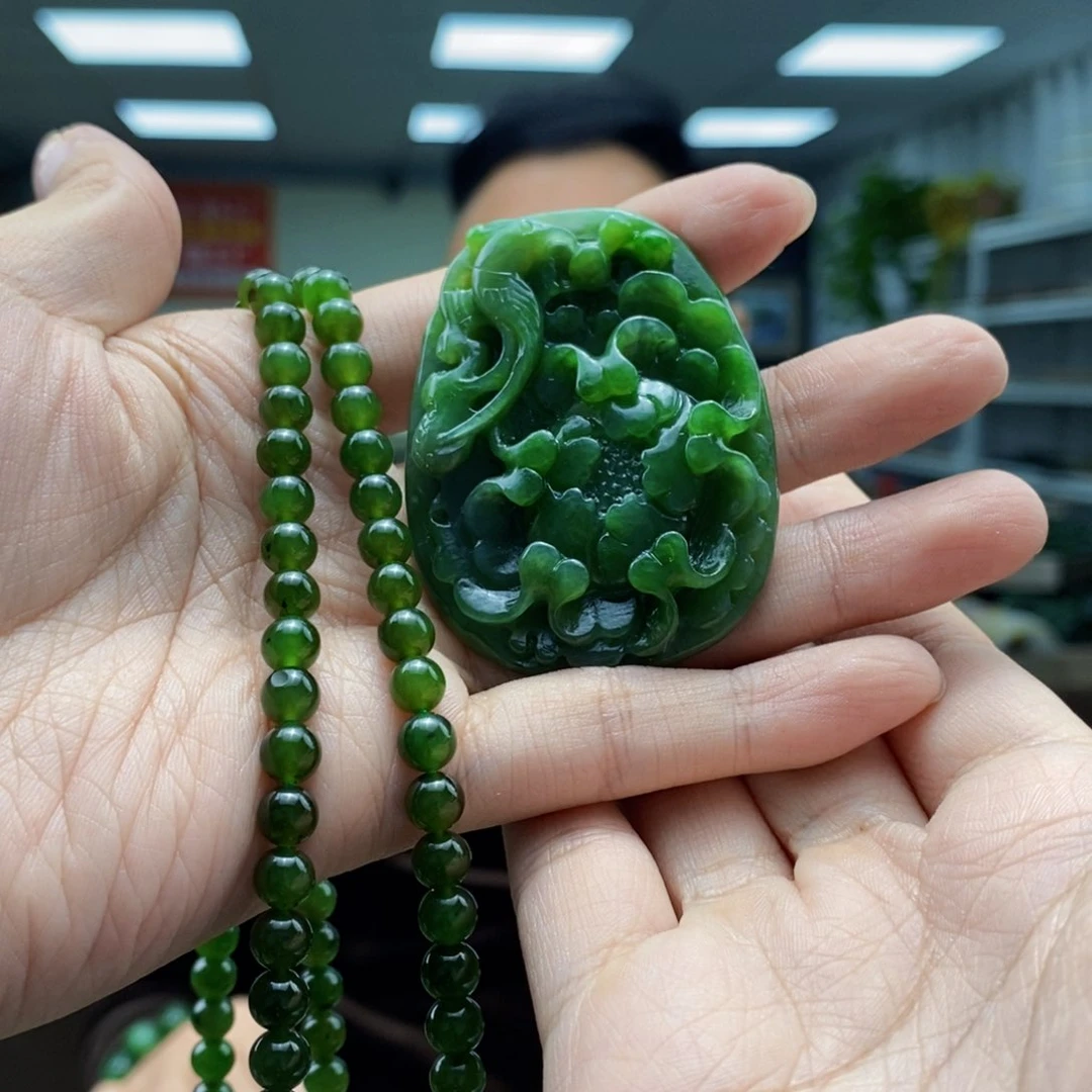 和田玉颈饰未镶嵌