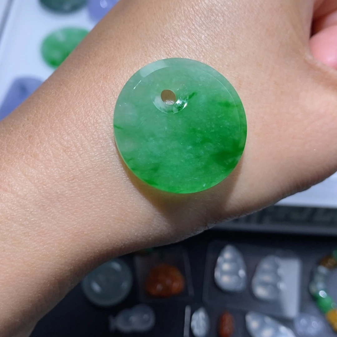 定制翡翠未镶嵌翡翠