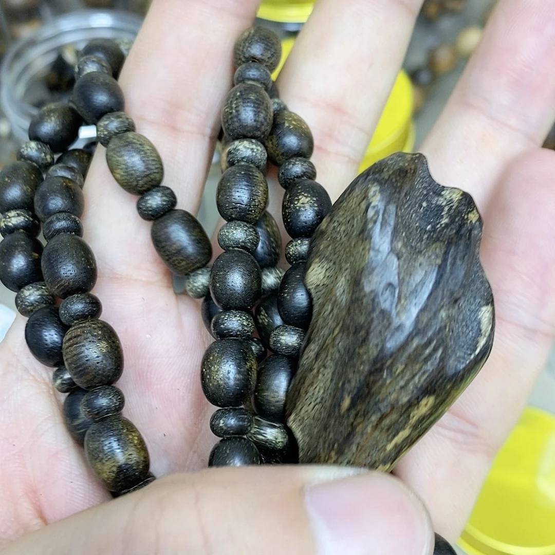 沉香碎屑沉香海南留疤虫漏脖挂