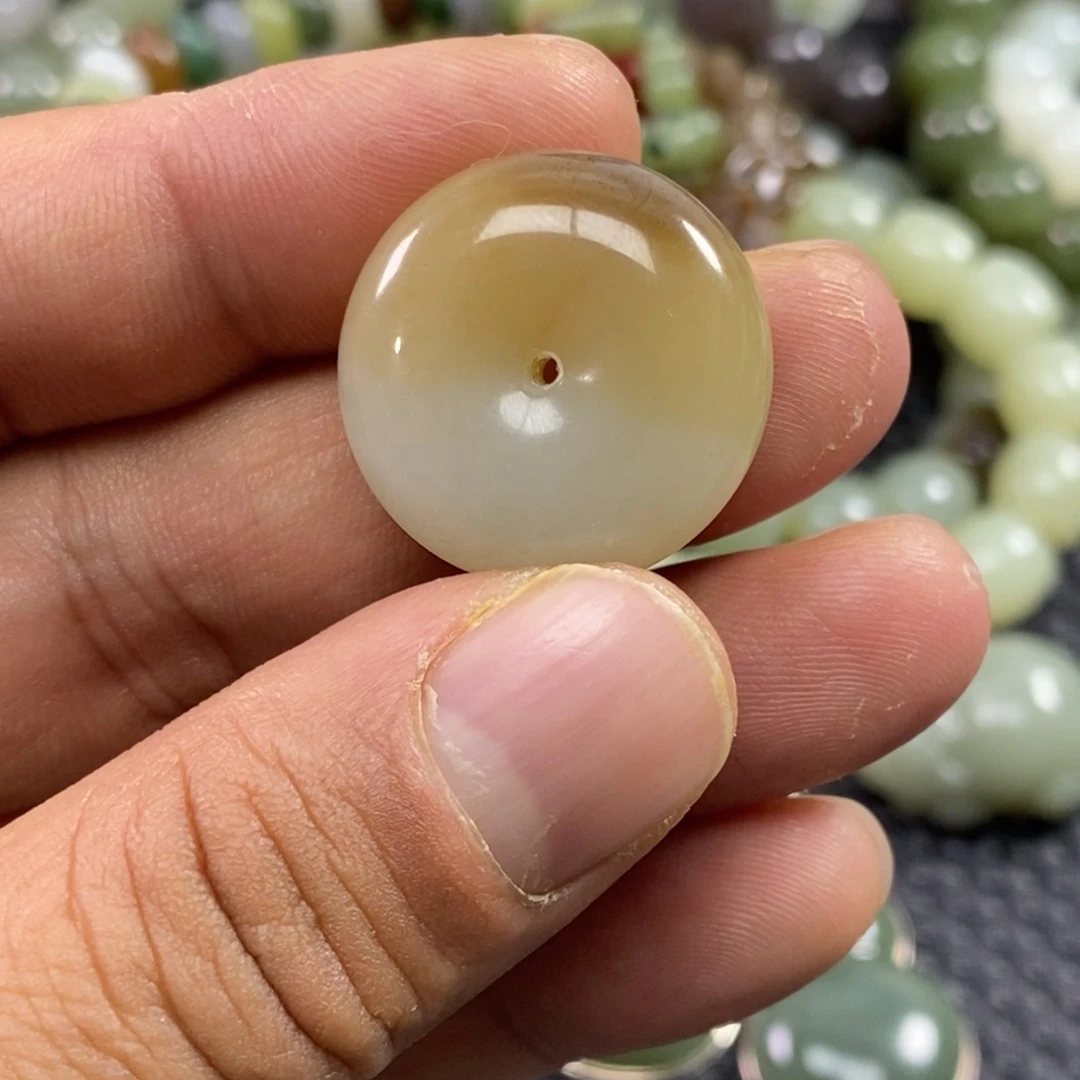 和田玉吊坠未镶嵌众*