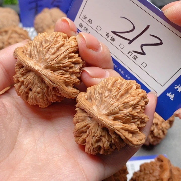 吊坠桃核微**?40四座楼213