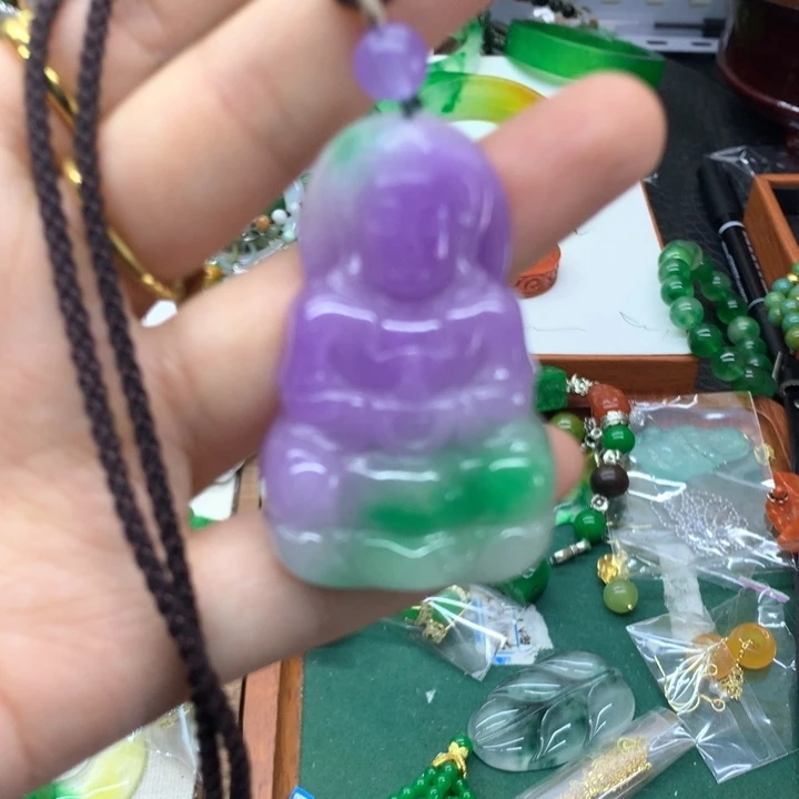 颈饰未镶嵌翡翠吊坠