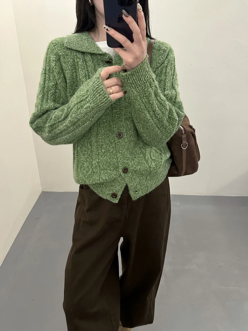 秋冬新款时尚设计感彩线翻领针织开衫女宽松百搭温柔长袖毛衣