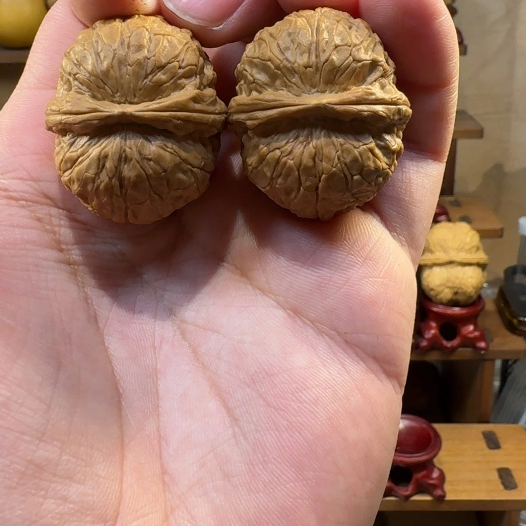 铁核桃把件老树籽铁锤妹妹