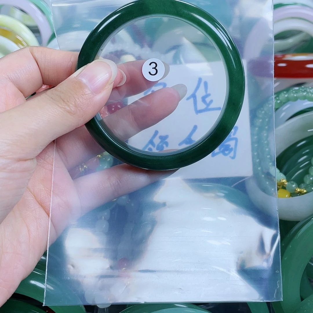 【闪购商品】石英质玉手镯未镶嵌58