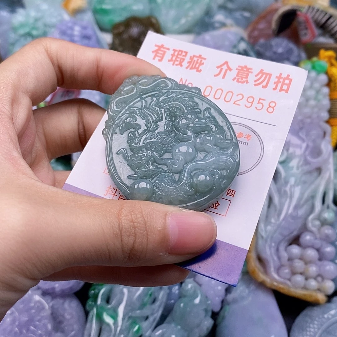 吊坠(不含链)未镶嵌翡翠