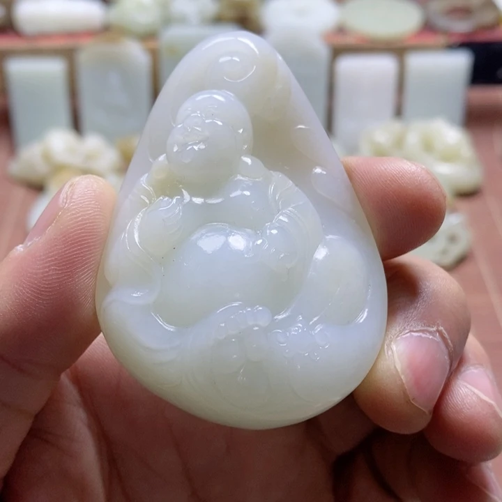 和田玉颈饰未镶嵌弱**年