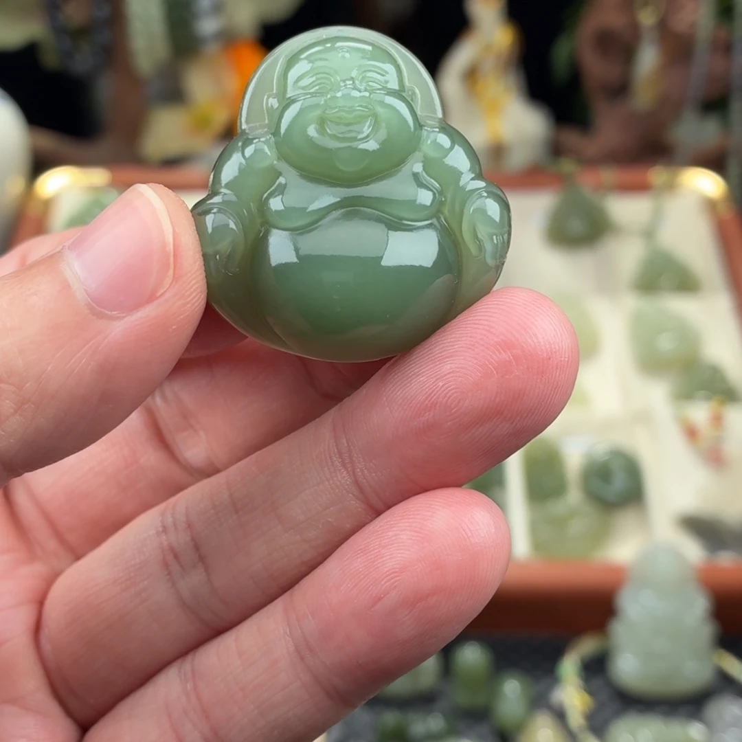 ****磊和田玉未镶嵌颈饰