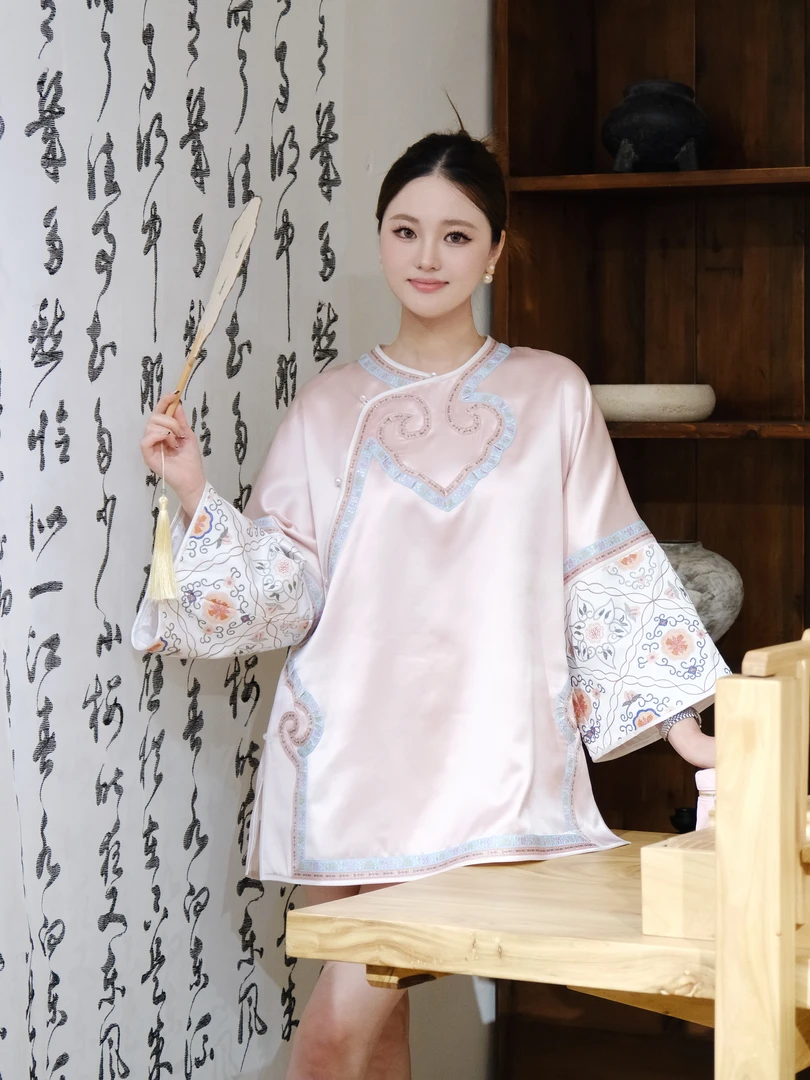 JINYISONG｜"花间令"新中式中长款粉色 太太服刺绣上衣