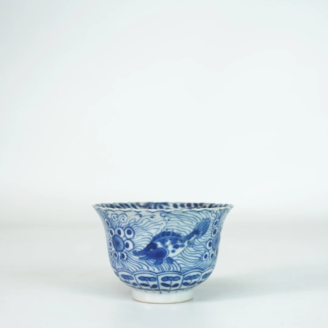 LABC251114036【十竹斋】清光绪鱼藻纹青花花口压手杯