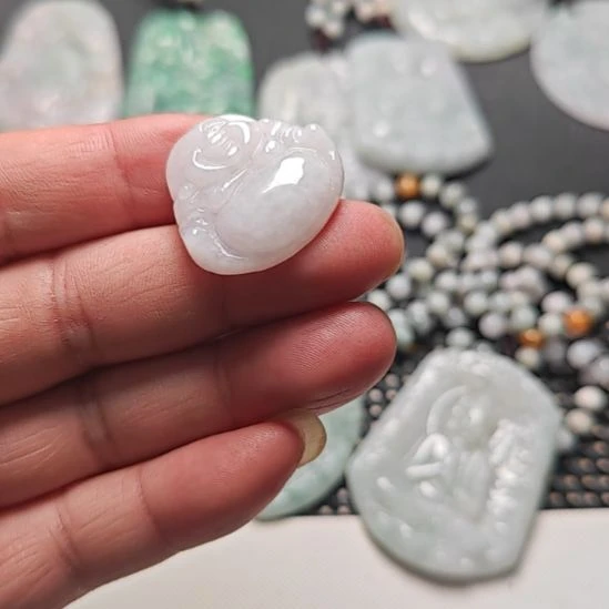 翡翠未镶嵌颈饰天然翡翠吊坠