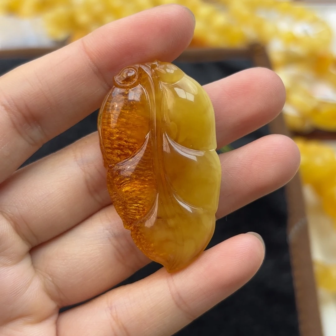 琥珀未镶嵌珠宝奇石