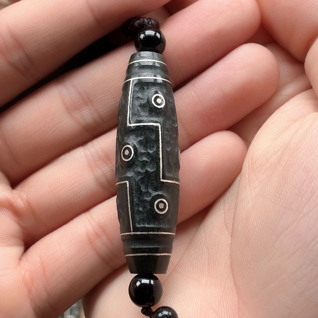 月***脚和田玉未镶嵌颈饰