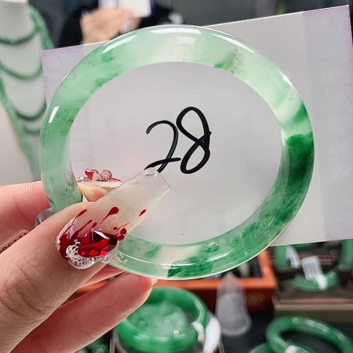 石英质玉手镯未镶嵌天然A货非洲翠手镯