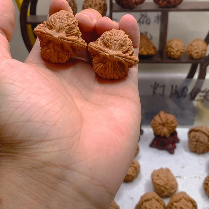 马***王吊坠文玩核桃南疆石