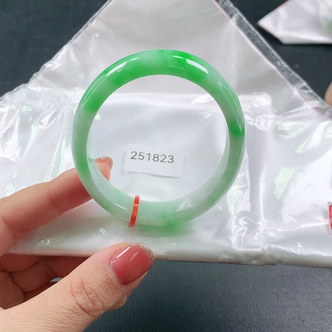 翡翠未镶嵌手镯（贵妃镯）03