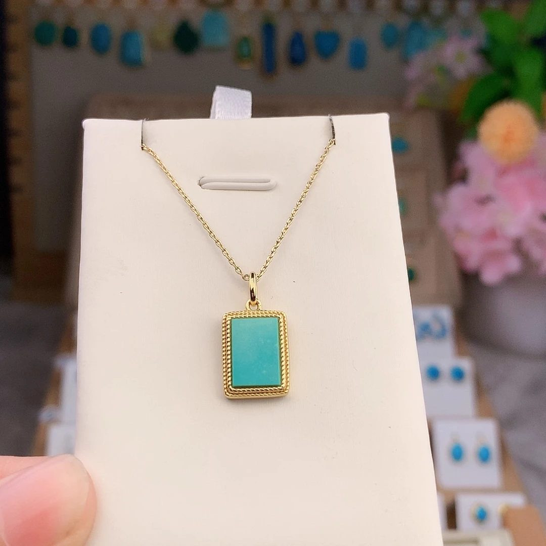 绿松石未镶嵌颈饰