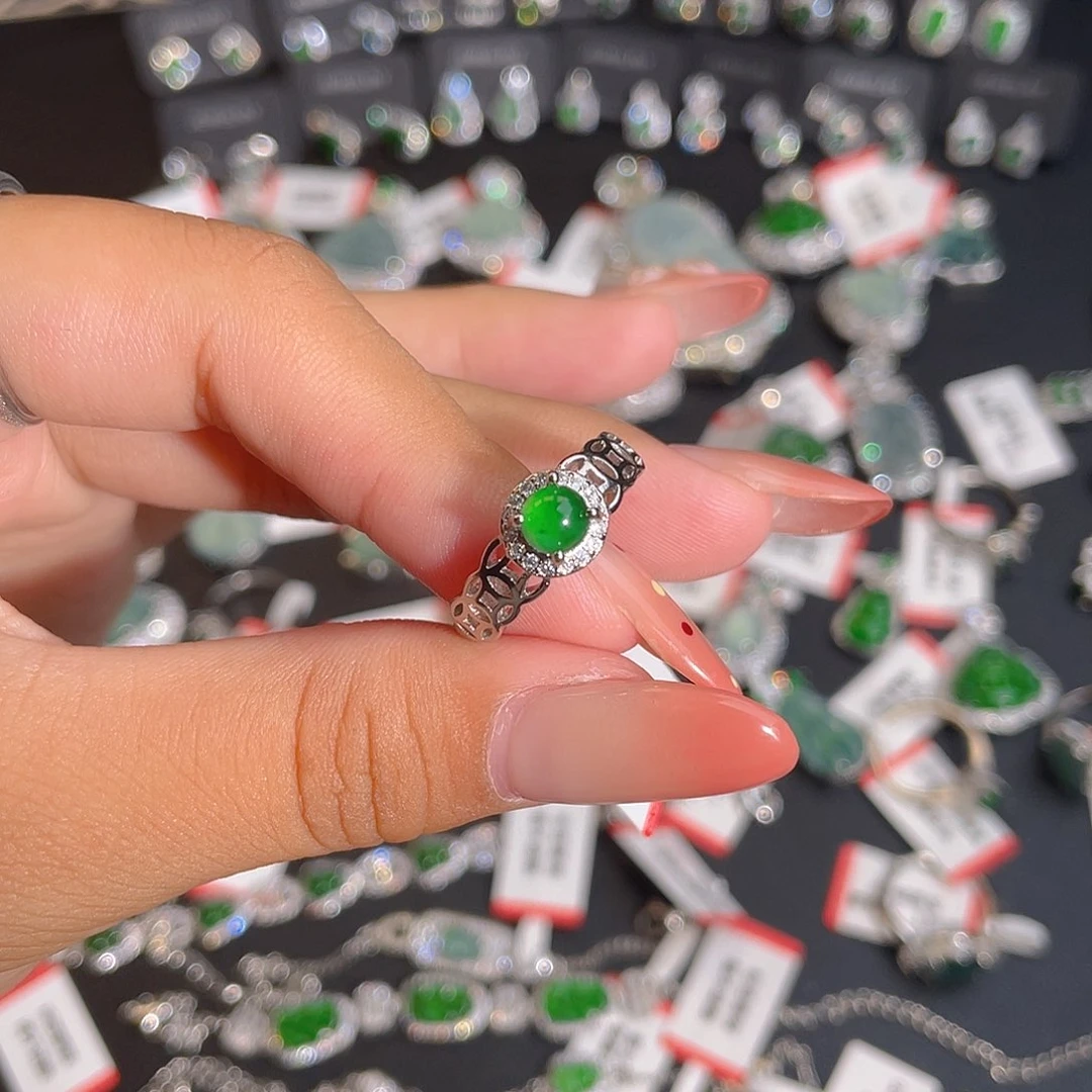 翡翠戒指未镶嵌戒指