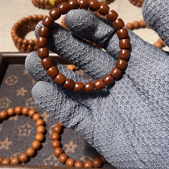 大叶紫檀（黑酸枝木类）