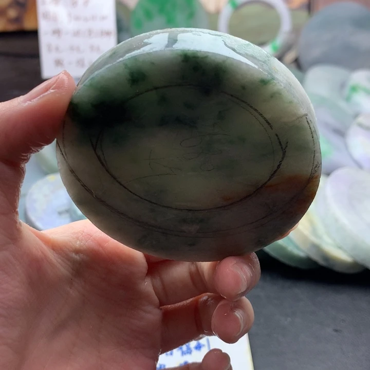 未镶嵌飘花黄翡定制翡翠