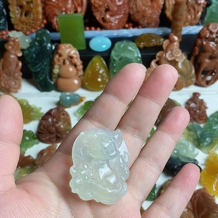未镶嵌蛇纹石玉颈饰