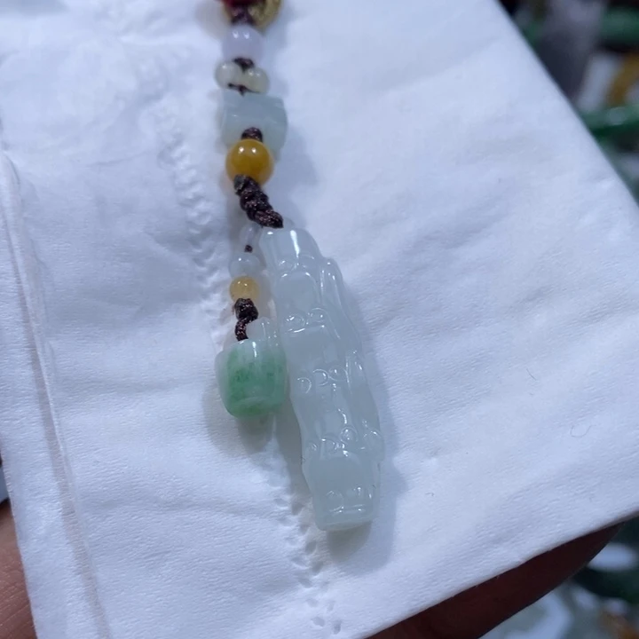 雅***轩翡翠未镶嵌挂件挂件