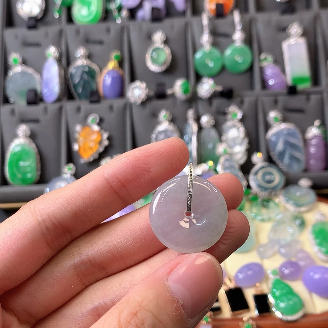 翡翠颈饰18K金镶嵌吊坠