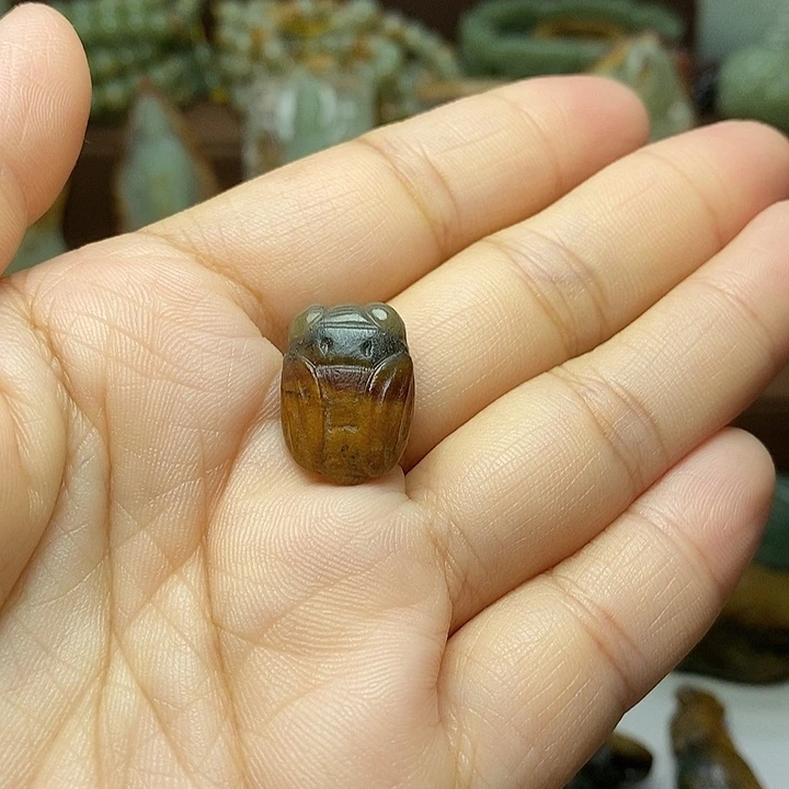五***l颈饰未镶嵌岫岩河磨玉（透闪石质玉）