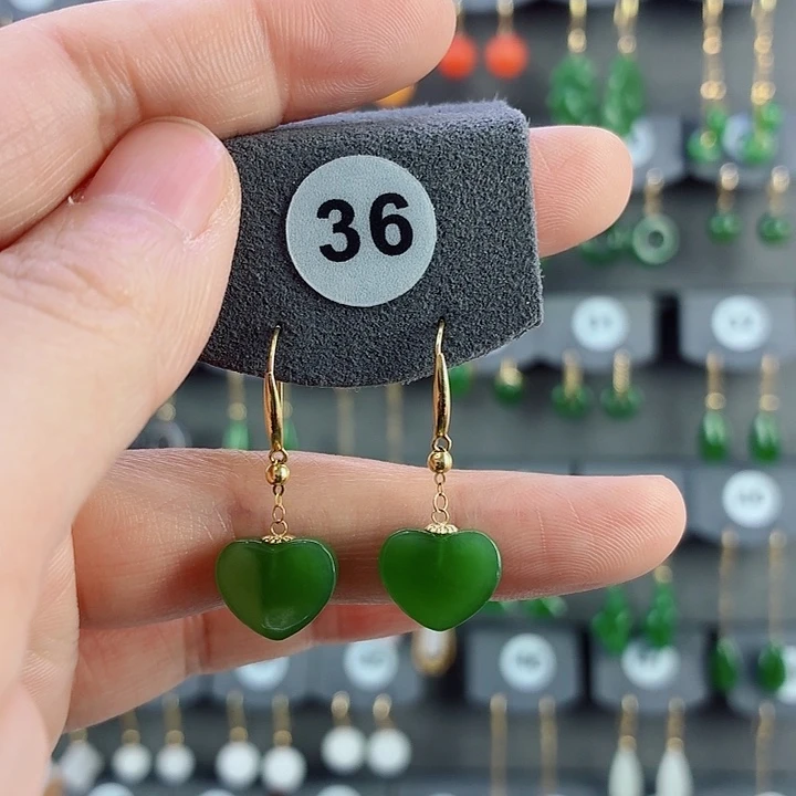 和田玉18K金镶嵌耳饰