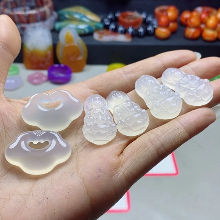 未镶嵌颈饰玛瑙/玉髓都**人