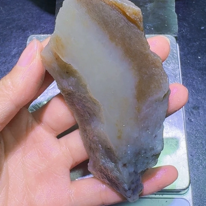 未镶嵌和田玉（糖玉）珠宝半成品