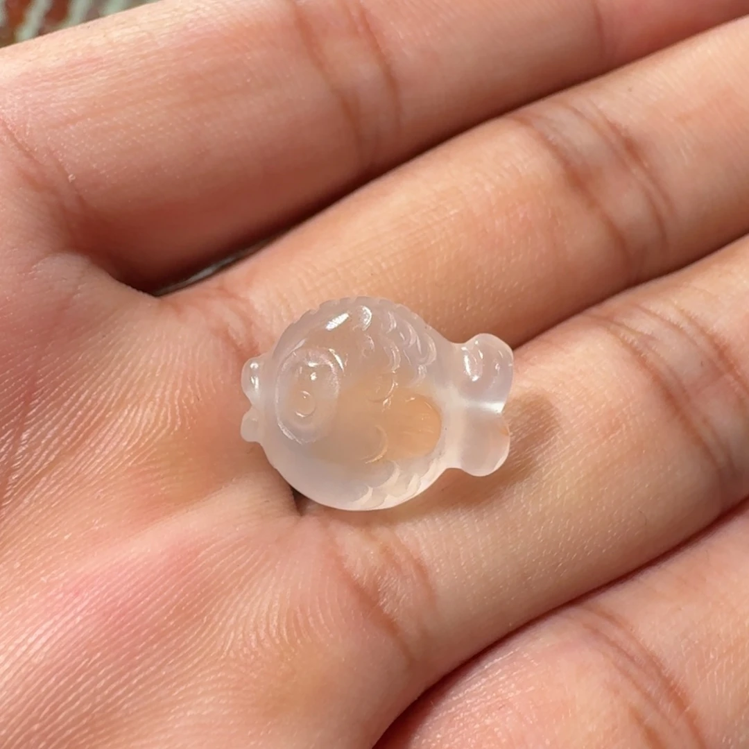 燕***工南红玛瑙冰飘未镶嵌嘟嘟鱼2