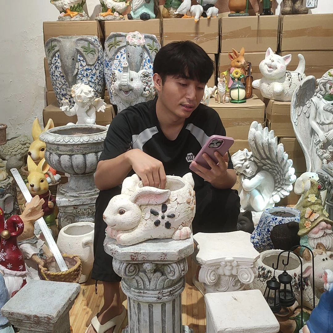 合成树脂兔子花盆