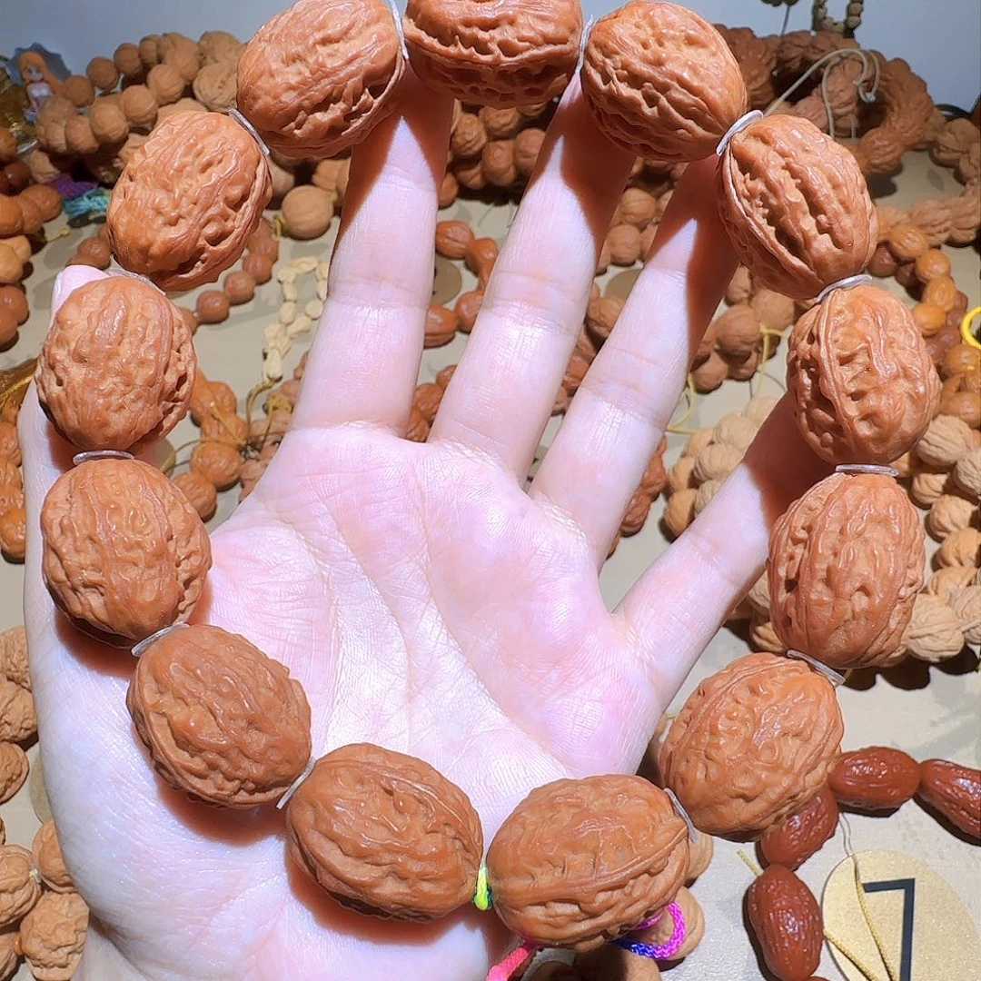 文玩核桃吊坠蜜纹大枣手持