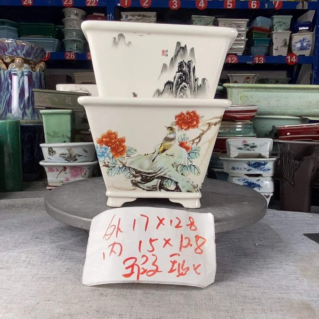 瑕疵两只四方花盆