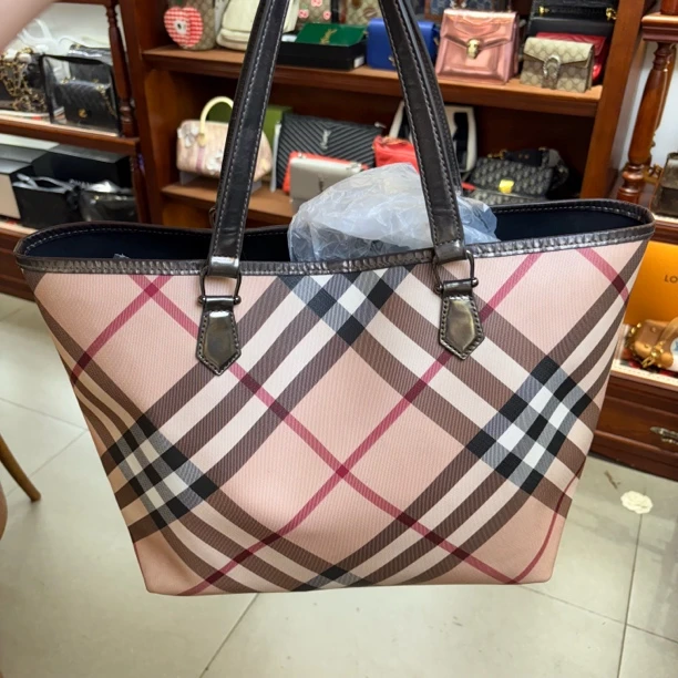 95新 BURBERRY/博柏利 林纳奢品丨格纹手提托特包