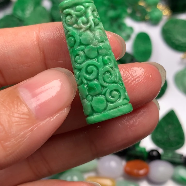 定制翡翠未镶嵌翡翠
