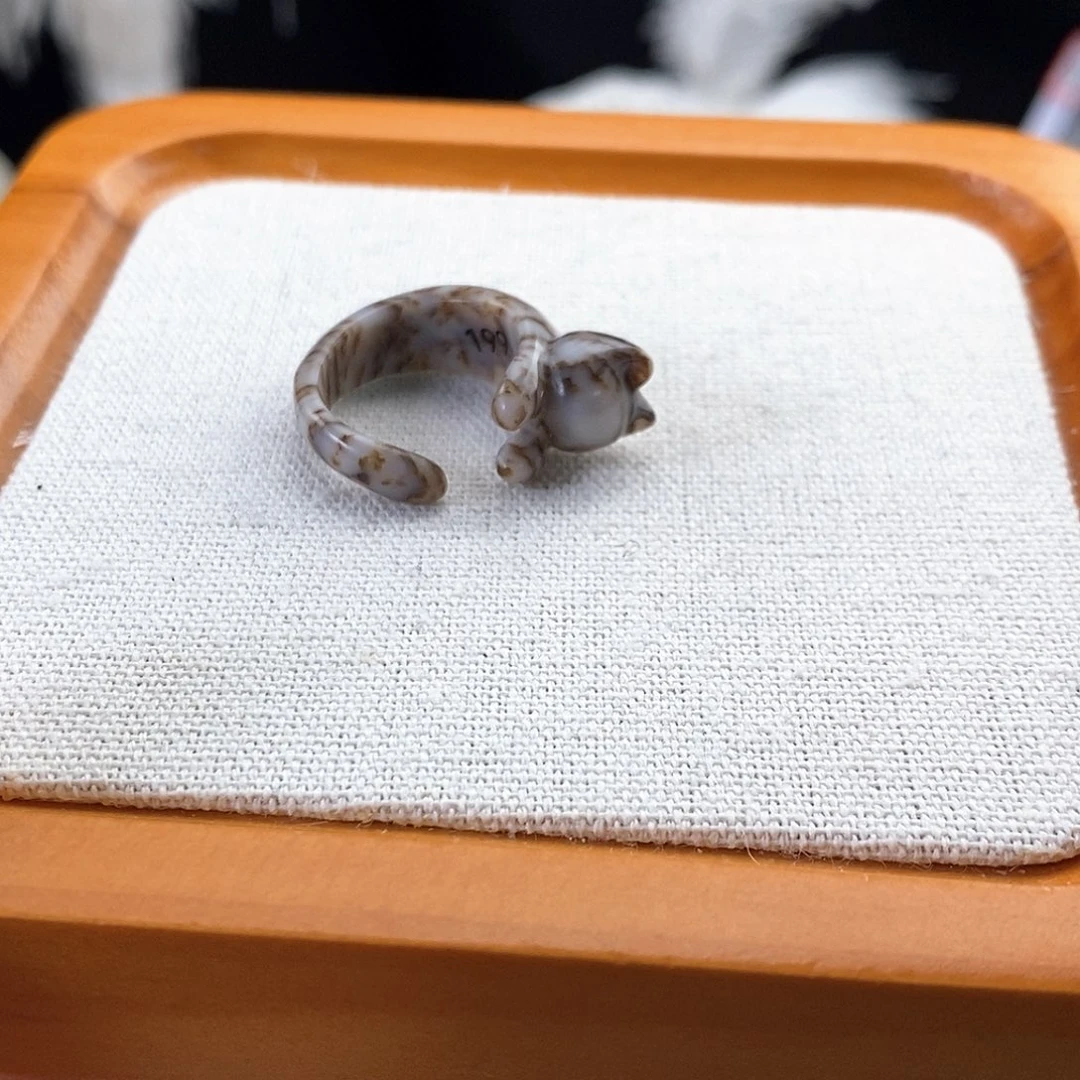 ****和田玉未镶嵌戒指r2白底草花猫猫开口戒16.7